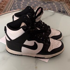 Nike Kids Black and White Sneakers